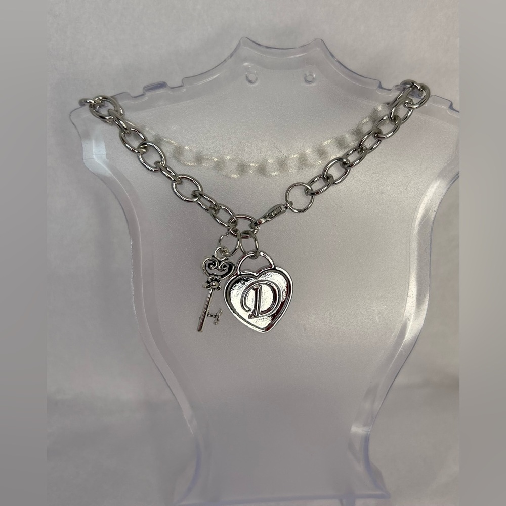 NEW Initial “D” Heart & Key Adjustable Charm Bracelet Fashion Silver-Tone